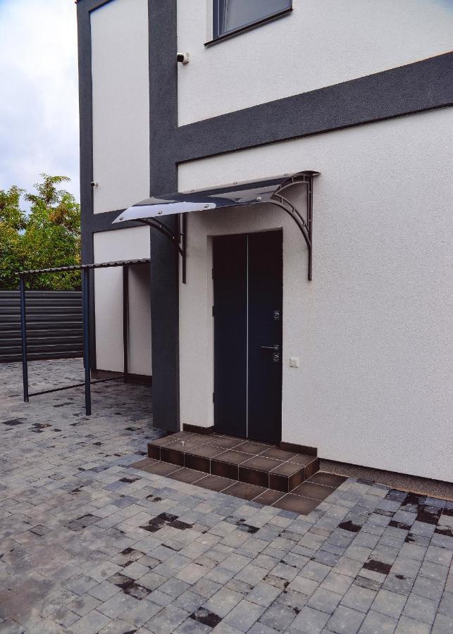 Four Rooms Apartments Cherkasy Exterior foto