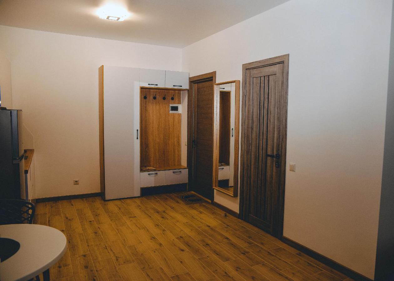 Four Rooms Apartments Cherkasy Exterior foto